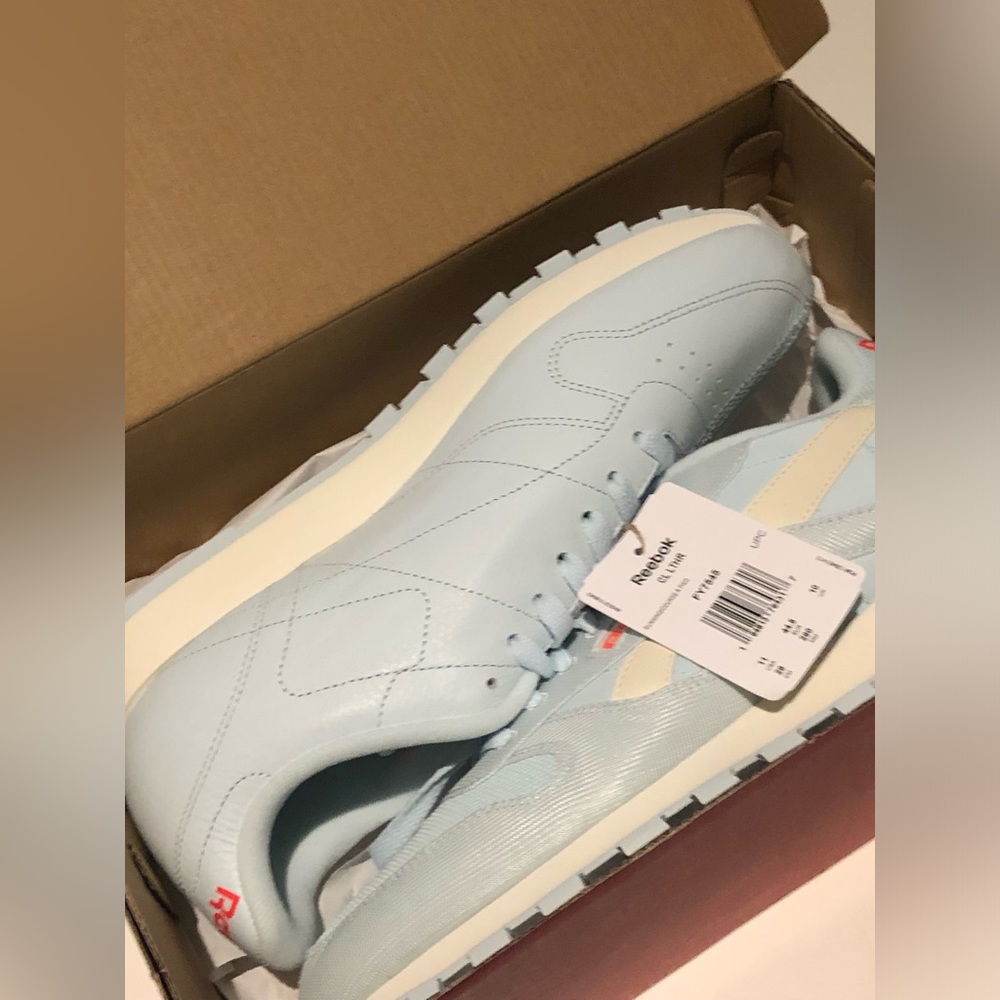 Reebok Classic Leather Sneakers in light blue/fluorescent orange/white